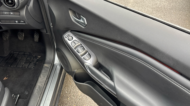 Nissan Juke 1.0 DiG-T 114 Tekna 5dr Petrol Hatchback